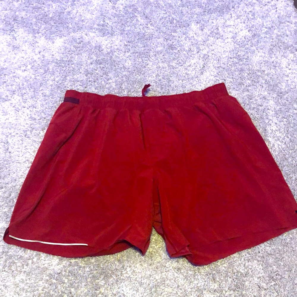 Red lulu surge shorts sizeXL